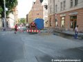 Na rekonstruované křižovatce Albertov dochází k pokládce asfaltového krytu vozovky v přímém směru kolejové křižovatky a pokládce vrcholu ústícího do Svobodovy ulice. | 19.6.2007