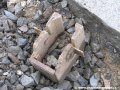 Pradědeček kolejový odvodňovač odkrytý při likvidaci pozůstatků třicet let zrušené tramvajové tratě v ulici Antala Staška na Pankráci