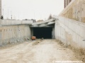 V březnu 2003 je portál podjezdu u zastávky Chaplinovo náměstí k zastávce K Barrandovu stavebně dokončen. | 5.4.2003