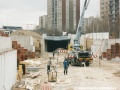 Budoucí zastávku K Barrandovu již v dubnu 2003 můžeme rozeznat ve změti betonu, hlíny a stavebních strojů. | 5.4.2003