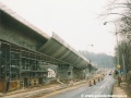 Již od prosince 2002 probíhá i estetická úprava hlubočepské mostní estakády, obkládání betonovými prefabrikáty. | 21.12.2002