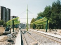 Zeleně natřená ocelová konstrukce zastávky Poliklinika Barrandov. | 9.8.2003