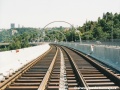 Mostní estakáda přes Růžičkovu rokli v úseku Geologická - Hlubočepy s položenými tramvajovými kolejemi. | 9.8.2003
