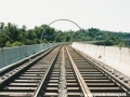 Mostní estakáda přes Prokopské údolí v úseku Hlubočepy - Geologická s položenými tramvajovými kolejemi. | 9.8.2003