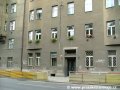 Na omítce domu č.or.17 v Bubenské ulici zůstala zachována v omítce stopa po uchycení růžice trolejového vedení. | 3.9.2006