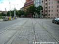 Rozvětvení tramvajové tratě od zastávky Vršovické náměstí, přímý směr měnící se v levý oblouk míří k zastávce Čechovo náměstí, pravý oblouk odbočuje do Minské ulice