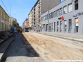 Mezi ulicemi Na Maninách a Komunardů se práce soustředí teprve na zřizování spodku tramvajové tratě. | 17.8.2012