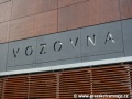 K někdejší administrativní budově vozovny Královská Obora byla přistavěna nová část snažící se o navození podoby s původním krytým nástupištěm nejen tvarem, ale též použitým názvem VOZOVNA pro objekt. K fotkám s tímto datem mám velmi osobní vztah. Naposledy jsem Stromovku & Královskou Oboru procházel se svou věrnou psí fenkou Betynkou, která o 5 dní později zemřela.... | 26.1.2008