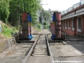 Na objízdné koleji vozovny Strašnice musí zatahující vlaky překonat mycí rám. | 11.5.2007