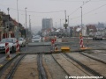 Obě koleje přeložky zatím končí v asfaltu vozovky... | 30.1.2011