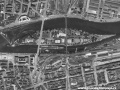 Letecký pohled na soustavu mostů tvořících ten Hlávkův ještě v původní přímé ose | 1953
