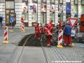 Po demontáži žulové dlažby se musí nejprve před trháním kolejnic očistit upevňovadla | 11.11.2010