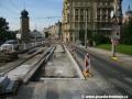 Vznikající ostrůvek zastávky Jiráskovo náměstí do centra bude nově bezbariérový | 10.6.2010