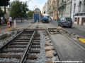 Dokončovaná tramvajová trať mezi Mánesem a Národním divadlem v místě propojení obou konstrukcí traťového svršku | 24.6.2010