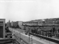 Dobová podoba tramvajové tratě a okolí v dnešní Kolbenově ulici. | okolo 1960