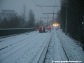 Zdají se vám kolejnicové pásy vpravo projeté stavební technikou? Jste blízko, před sněžením zde probíhala reprofilace jejich tvaru. | 1.12.2010
