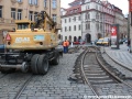 Pokračující výměna kolejnic v obloucích na Malostranském náměstí. | 12.3.2013