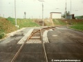 Smyčka Sídliště Modřany je již v provozu, přesto dokončovací práce stále neskončily, stále chybí podstatná část zákrytu kolejiště. | 27.5.1995