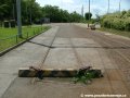 Ukončení kusé koleje smyčky Levského, která je pozůstatkem původní traťové koleje, betonovým pražcem
