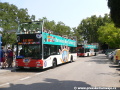 Dvoupatrové turistické autobusy MAN NL 223F, NL 222F a MAN Lion's City, ve všech případech se speciální karoserií od firmy Sercar, křižují centrem Barcelony | 10.-15.7.2008