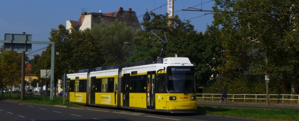 Bombardier GT6N-ZR.2 #1594 u zastávky Schlosshaus Kopenick. | 28.9.2017