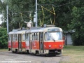 Na vnitřní koleji smyčky Ružinov, Astronomická je odstaven záložní vlak tvořený soupravou vozů T3SUCS ev.č.7793+7794 z roku 1987. | 25.6.2015