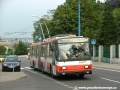 Článkový trolejbus Škoda 15Tr13/6M ev.č.6637 stoupá poblíž zastávky Inovecká do vozovny trolejbusů | 3.8.2007