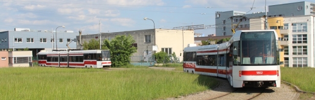 Vozy RT6N1 ev.č.1802 a ev.č.1803 míří zpět do vozovny Medlánky. | 17.5.2015