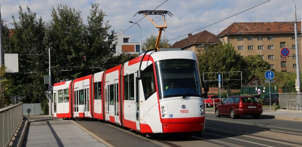 Vůz Škoda 13T1 #1903 zvaný &bdquo;Cecilka&rdquo; míří na Starou Osadu. | 1. 10. 2024