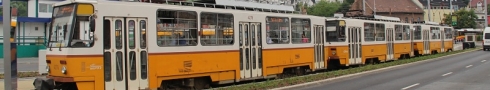 Souprava vozů T5C5 ev.č.4276+4281+4280 vypravená na linku 1 manipuluje v konečné zastávce Bécsi út / Vörösvári út. | 25.6.2014