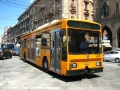 Pohled zepředu na trolejbus č. 623 na lince č. 5. Tyto elegantní čtyřdveřové vozy zřejmě podle popisků na vozech vznikly ve spolupráci firem Socimi a Iveco. | 27.7.2010