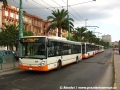 Smutnou kolonu nových autobusů pod trolejovým vedením na ulici Via Roma vede vůz typu Irisbus Citelis č. 529 na lince č. 1. Citelisy spolu se staršími Citybusy tvoří další početnou skupinu autobusů CTM. | 26.7.2010