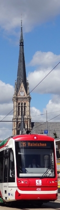 Citylink #435 na příměstské lince C15 opouští centrum Chemnitz a přes hlavní nádraží zamíří do městečka Hainichen. | 8.8.2021