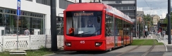 Variobahn #415 na lince C11 míří k centrální zastávce v Chemnitz. | 9.8.2021