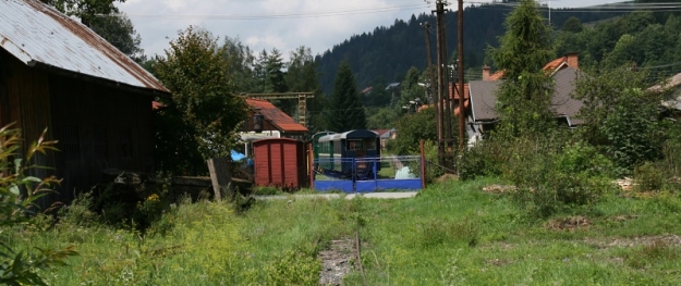 Když jsme v roce 2010 navštívili Čiernojronskou železnici, již se hovořilo o obnovování traťového úseku na Dobroč. Vrata z areálu stanice v Čiernem Balogui však byla ještě zavřená a koleje v tomto směru stále zarůstaly plevelem a býlím... | 7.8.2010