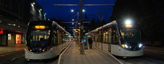 Nočním pohledem na tramvaje CAF se s Edinburghem rozloučíme... | 13.-15.6.2014
