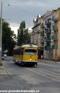 Vůz Düwag GT8 ev.č. 80 přijíždí do výstupní zastávky u vozovny a nádraží. | 23.7.2014