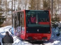 Vůz č.1 pozemní lanové dráhy Starý Smokovec-Hrebienok klesá od středové výhybny k dolní stanici. | 29.1.2012