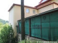 Od budovy horní stanice dnes sloužící ředitelství hotelu Imperial již dávno zmizela dřevěná přístavba kryjící nástupiště. | 14.6.2013
