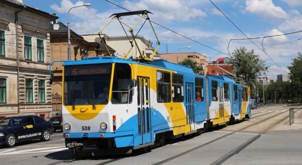 Vůz KT8D5 #508 vypravený na linku 6 zachycený u zastávky Dom umenia. | 30.6.2017