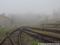Mlha válící se nad takřka opuštěným kolejiště nádraží Kovářská. | 2.5.2013