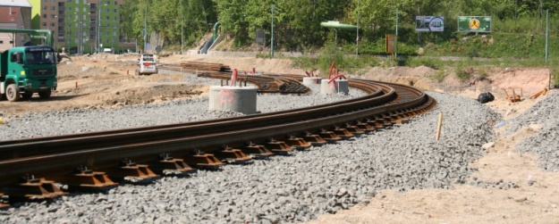 Budovaná přeložka tramvajové tratě přes areál Textilany. | 6.5.2011