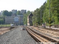 Vznikající dvourozchodová dvoukolejná trať v blízkosti úzkorozchodné koleje meziměstské tratě v Jablonecké ulici je uložená na pražce ypsilon. | 6.5.2011