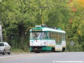 K zastávce Nádraží přijíždí od Horního Hanychova vůz T3R.PLF ev.č.48 vypravený na linku 3. | 6.10.2012