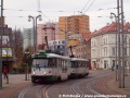 Na stejném místě je zachycena také souprava vozů T3R.PLF ev.č.29+T3R.PV ev.č.39 na meziměstské lince 11. Na úzkém rozchodu jsou přes centrum města již provozovány pouze vlaky meziměstských linek. | 30.10.2013