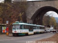 U Viaduktu odbavuje cestující souprava vozů T3R.PLF ev.č.23+T3R.PV ev.č.21 na lince 11. | 30.10.2013