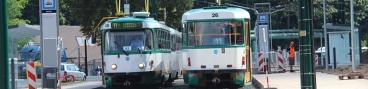 Křižování tramvají v sestavě vlaků T3m ev.č.49+52 T3R.PV ev.č.26+T3R.PLF ev.č.42 v nové výhybně Brandl. | 21.7.2015