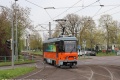 Kolejový Brus, přestavěný z vozu T6A2, #703, projíždí křižovatkou u zastávky Albert-Vater Strasse. | 28.4.2023