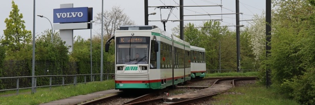 NGT8D #1301 s modernizovaným vlekem B6A2 #2204 manipuluje ve smyčce Barleber See. | 28.4.2023