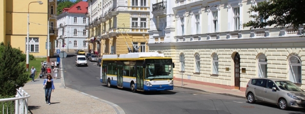 Trolejbus Škoda 24Tr Citelis 1A ev.č.57 opustil zastávku Kolonáda. | 13.-14.6.2014